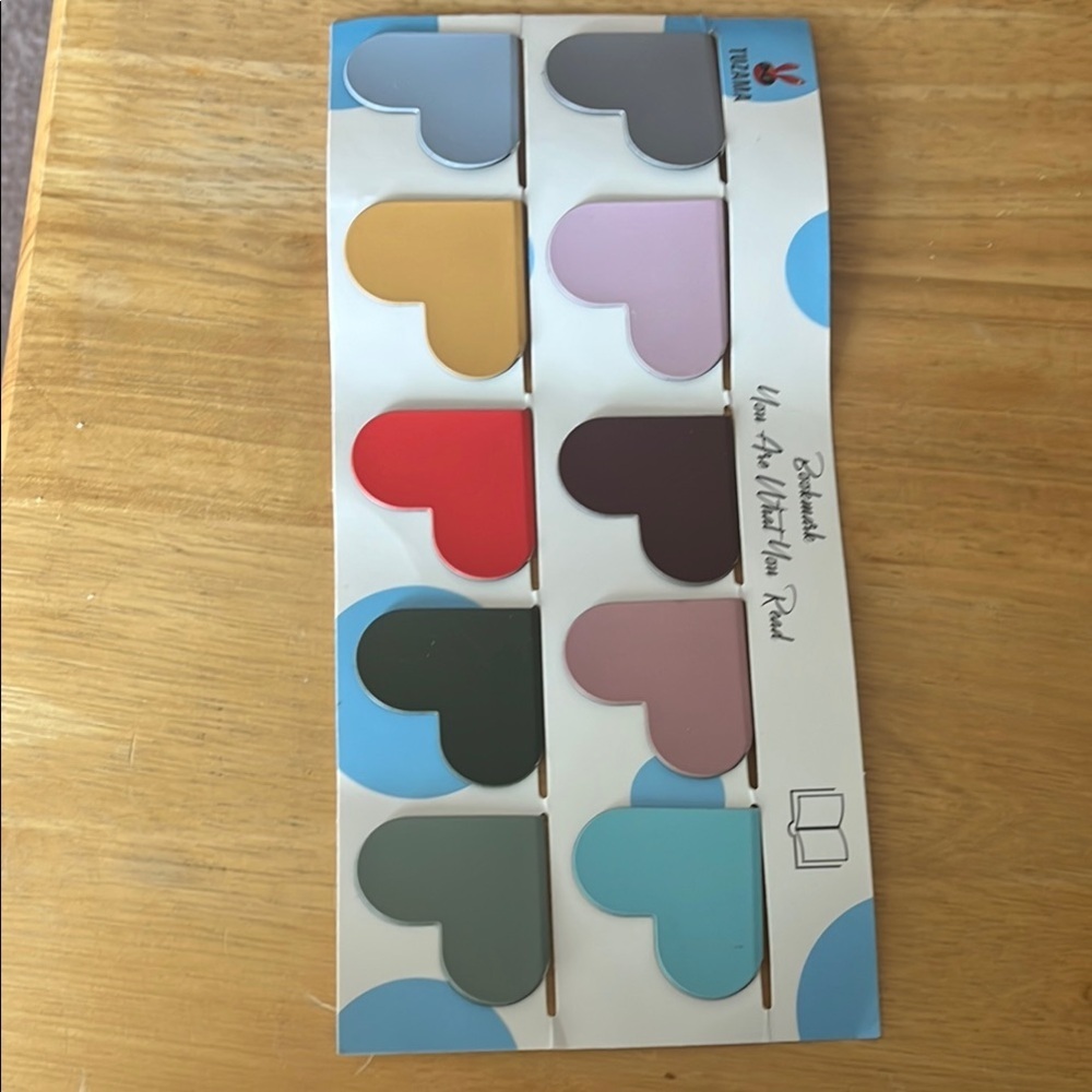 Choice of heart shaped bookmark - Picture 1 of 3